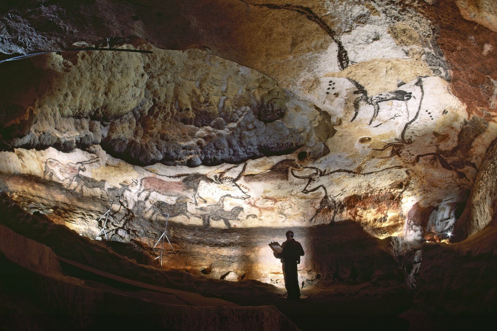 lascaux-cave-dordogne-france